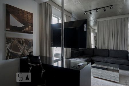 Sala/Suíte de apartamento para alugar com 1 quarto, 63m² em Cidade Monções, São Paulo