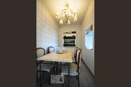 Apartamento à venda com 227m², 3 quartos e 3 vagasmesa de jantar