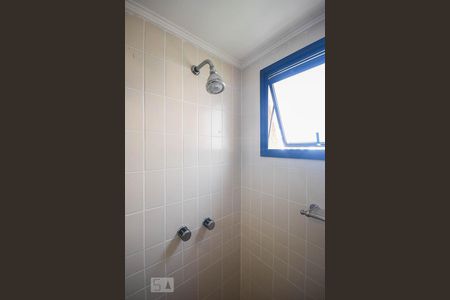 Apartamento à venda com 400m², 3 quartos e 4 vagas Apartamento à venda com 400m², 3 quartos e 4 vagasChuveiro do banheiro da suíte 1