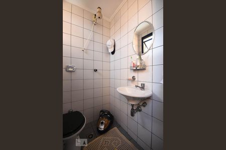 Apartamento à venda com 400m², 3 quartos e 4 vagas Apartamento à venda com 400m², 3 quartos e 4 vagasBanheiro de Serviço