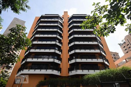 Apartamento à venda com 400m², 3 quartos e 4 vagas Apartamento à venda com 400m², 3 quartos e 4 vagasFachada