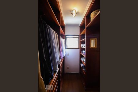 Apartamento à venda com 400m², 3 quartos e 4 vagas Apartamento à venda com 400m², 3 quartos e 4 vagasArmário da suíte 3