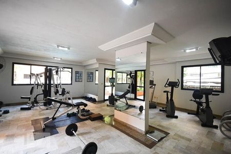 Apartamento à venda com 400m², 3 quartos e 4 vagas Apartamento à venda com 400m², 3 quartos e 4 vagasAcademia