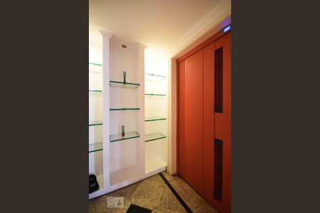 Apartamento à venda com 400m², 3 quartos e 4 vagas Apartamento à venda com 400m², 3 quartos e 4 vagasHall privativo