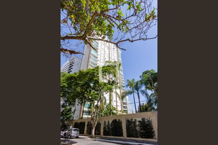 Apartamento para alugar com 210m², 4 quartos e 2 vagasFachada