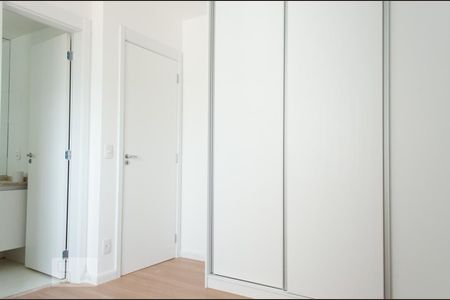 Apartamento à venda com 68m², 3 quartos e 2 vagas Apartamento à venda com 68m², 3 quartos e 2 vagasSuíte