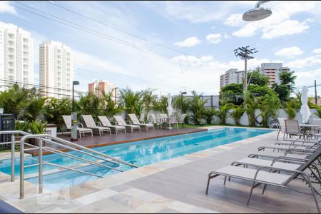 Apartamento à venda com 68m², 3 quartos e 2 vagas Apartamento à venda com 68m², 3 quartos e 2 vagasDependências do prédio - piscina