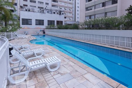 Apartamento à venda com 25m², 1 quarto e 1 vaga Apartamento à venda com 25m², 1 quarto e 1 vagaÁrea comum - Piscina