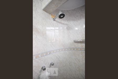 Apartamento à venda com 96m², 2 quartos e 2 vagasdetalhe do banheiro suíte 2