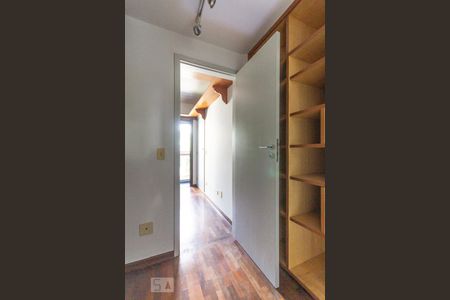 Apartamento à venda com 110m², 2 quartos e 2 vagas Apartamento à venda com 110m², 2 quartos e 2 vagasSuíte 1 _ Closet