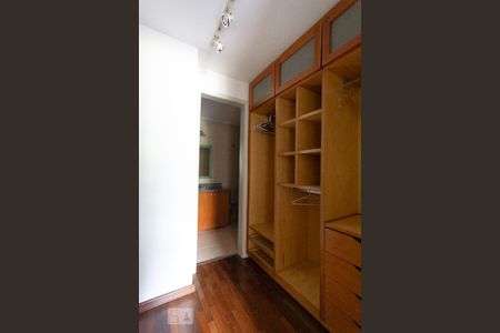 Apartamento à venda com 110m², 2 quartos e 2 vagas Apartamento à venda com 110m², 2 quartos e 2 vagasSuíte 1 _ Closet