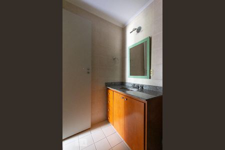 Apartamento à venda com 110m², 2 quartos e 2 vagas Apartamento à venda com 110m², 2 quartos e 2 vagasBanheiro da Suíte 1