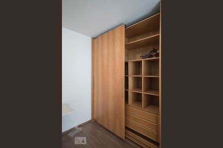 Apartamento à venda com 96m², 2 quartos e 2 vagasDetalhe Quarto