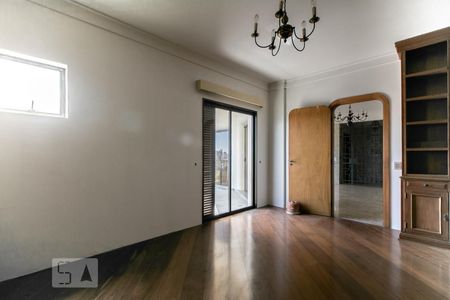 Apartamento à venda com 340m², 3 quartos e 4 vagas Apartamento à venda com 340m², 3 quartos e 4 vagasBiblioteca