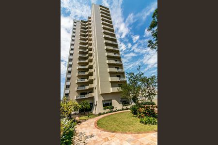 Apartamento à venda com 340m², 3 quartos e 4 vagas Apartamento à venda com 340m², 3 quartos e 4 vagasFachada