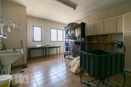Apartamento à venda com 340m², 3 quartos e 4 vagas Apartamento à venda com 340m², 3 quartos e 4 vagasÁrea de Serviço