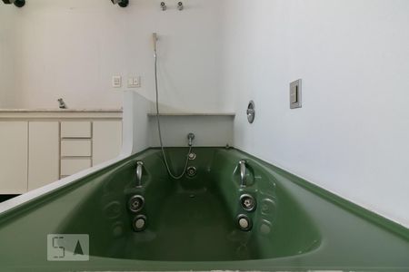 Apartamento à venda com 340m², 3 quartos e 4 vagas Apartamento à venda com 340m², 3 quartos e 4 vagasBanheira