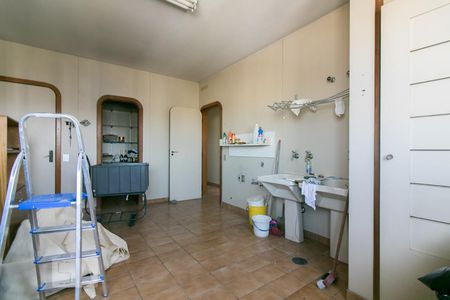 Apartamento à venda com 340m², 3 quartos e 4 vagas Apartamento à venda com 340m², 3 quartos e 4 vagasÁrea de Serviço