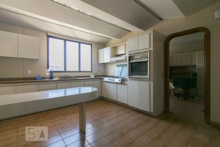 Apartamento à venda com 340m², 3 quartos e 4 vagas Apartamento à venda com 340m², 3 quartos e 4 vagasCozinha