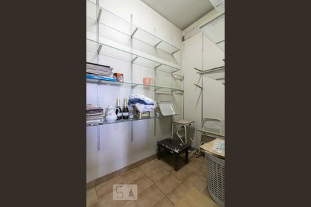 Apartamento à venda com 340m², 3 quartos e 4 vagas Apartamento à venda com 340m², 3 quartos e 4 vagasDispensa