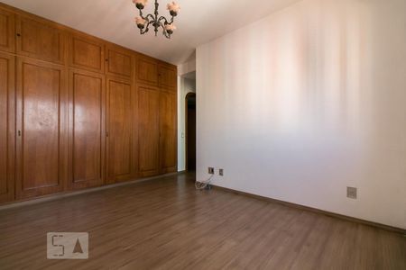 Apartamento à venda com 340m², 3 quartos e 4 vagas Apartamento à venda com 340m², 3 quartos e 4 vagasSuíte 2