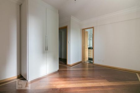 Apartamento à venda com 146m², 3 quartos e 3 vagas Apartamento à venda com 146m², 3 quartos e 3 vagasSuíte 2