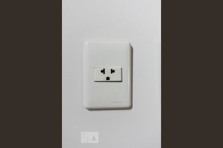 Apartamento à venda com 146m², 3 quartos e 3 vagas Apartamento à venda com 146m², 3 quartos e 3 vagasTomadas em padrão antigo