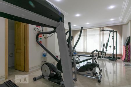 Apartamento à venda com 146m², 3 quartos e 3 vagas Apartamento à venda com 146m², 3 quartos e 3 vagasAcademia