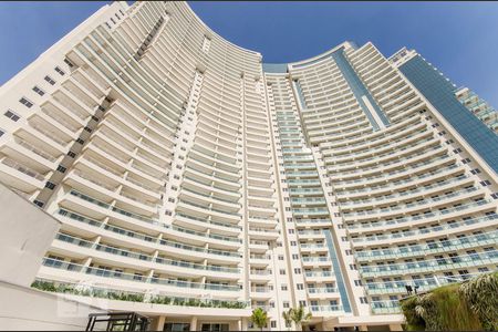 Apartamento à venda com 70m², 2 quartos e 1 vaga Apartamento à venda com 70m², 2 quartos e 1 vagaFachada