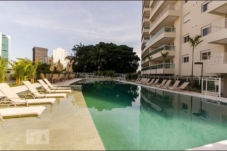 Apartamento à venda com 70m², 2 quartos e 1 vaga Apartamento à venda com 70m², 2 quartos e 1 vagaPiscina