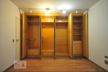 Apartamento à venda com 144m², 3 quartos e 3 vagasarmário do quarto 2