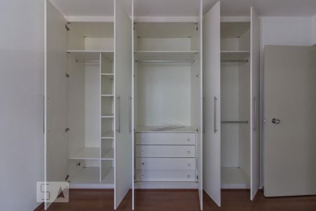 Apartamento à venda com 132m², 3 quartos e 2 vagas Apartamento à venda com 132m², 3 quartos e 2 vagasQuarto 2