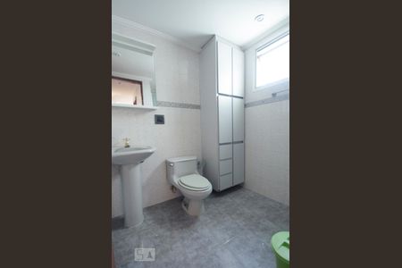 Banheiro de apartamento à venda com 2 quartos, 65m² em Vila Ipojuca, São Paulo