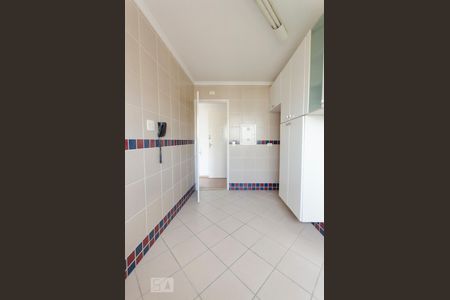 Cozinha de apartamento para alugar com 2 quartos, 65m² em Santa Teresinha, São Paulo