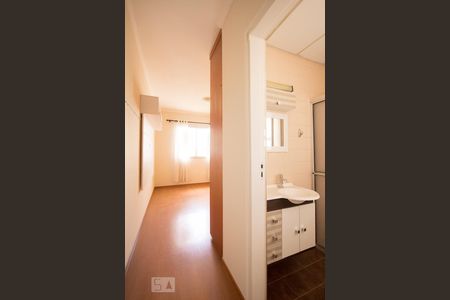 Suíte de apartamento para alugar com 1 quarto, 70m² em Cambuí, Campinas