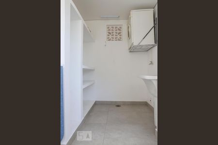 Apartamento para alugar com 154m², 3 quartos e sem vaga Apartamento para alugar com 154m², 3 quartos e sem vagaÁrea de serviço