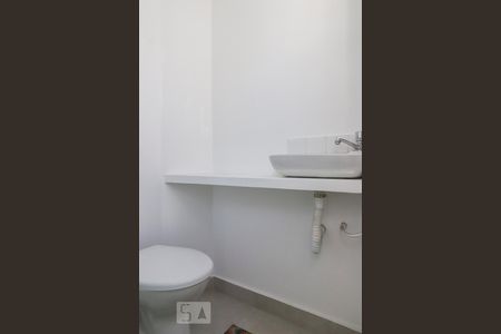 Apartamento para alugar com 154m², 3 quartos e sem vaga Apartamento para alugar com 154m², 3 quartos e sem vagaBanheiro de serviço