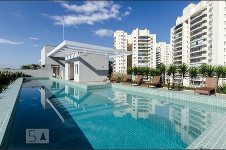 Studio para alugar com 51m², 1 quarto e 1 vaga Studio para alugar com 51m², 1 quarto e 1 vagaPiscina