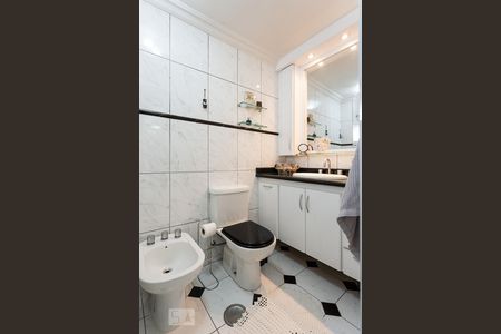 Apartamento à venda com 127m², 3 quartos e 2 vagas Apartamento à venda com 127m², 3 quartos e 2 vagasBanheiro da suíte 2