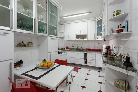 Apartamento à venda com 127m², 3 quartos e 2 vagas Apartamento à venda com 127m², 3 quartos e 2 vagasCozinha