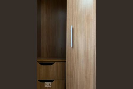 Apartamento à venda com 67m², 3 quartos e 1 vagaQuarto 2 (Armários)