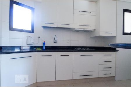 Cozinha de apartamento para alugar com 1 quarto, 56m² em Cambuí, Campinas