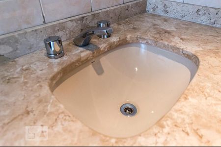 Apartamento à venda com 88m², 2 quartos e sem vaga Apartamento à venda com 88m², 2 quartos e sem vagaBanheiro da suíte