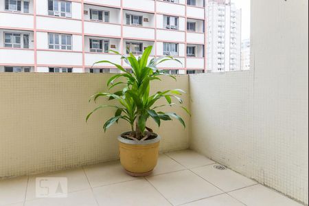 Apartamento à venda com 65m², 2 quartos e sem vaga Apartamento à venda com 65m², 2 quartos e sem vagaSacada