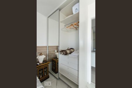 Detalhe do armário de kitnet/studio para alugar com 1 quarto, 48m² em Vila Gertrudes, São Paulo