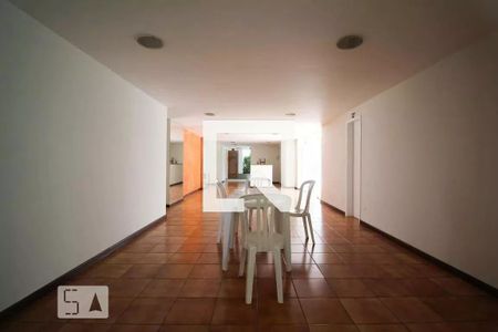 Studio à venda com 47m², 1 quarto e 1 vaga Studio à venda com 47m², 1 quarto e 1 vagaÁrea comum - Salão de festas