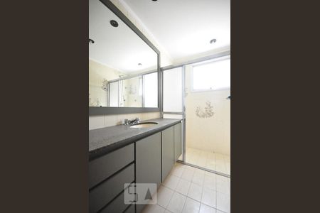 banheiro de apartamento para alugar com 3 quartos, 145m² em Vila Andrade, São Paulo