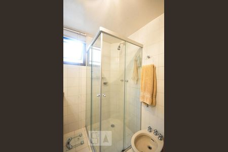 Apartamento à venda com 86m², 3 quartos e 2 vagasdetalhe do banheiro