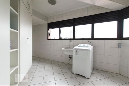 Apartamento à venda com 651m², 4 quartos e 4 vagas Apartamento à venda com 651m², 4 quartos e 4 vagasÁrea de serviço