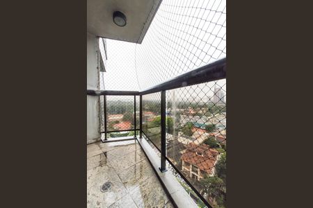 Apartamento à venda com 651m², 4 quartos e 4 vagas Apartamento à venda com 651m², 4 quartos e 4 vagasSacada da suíte 2